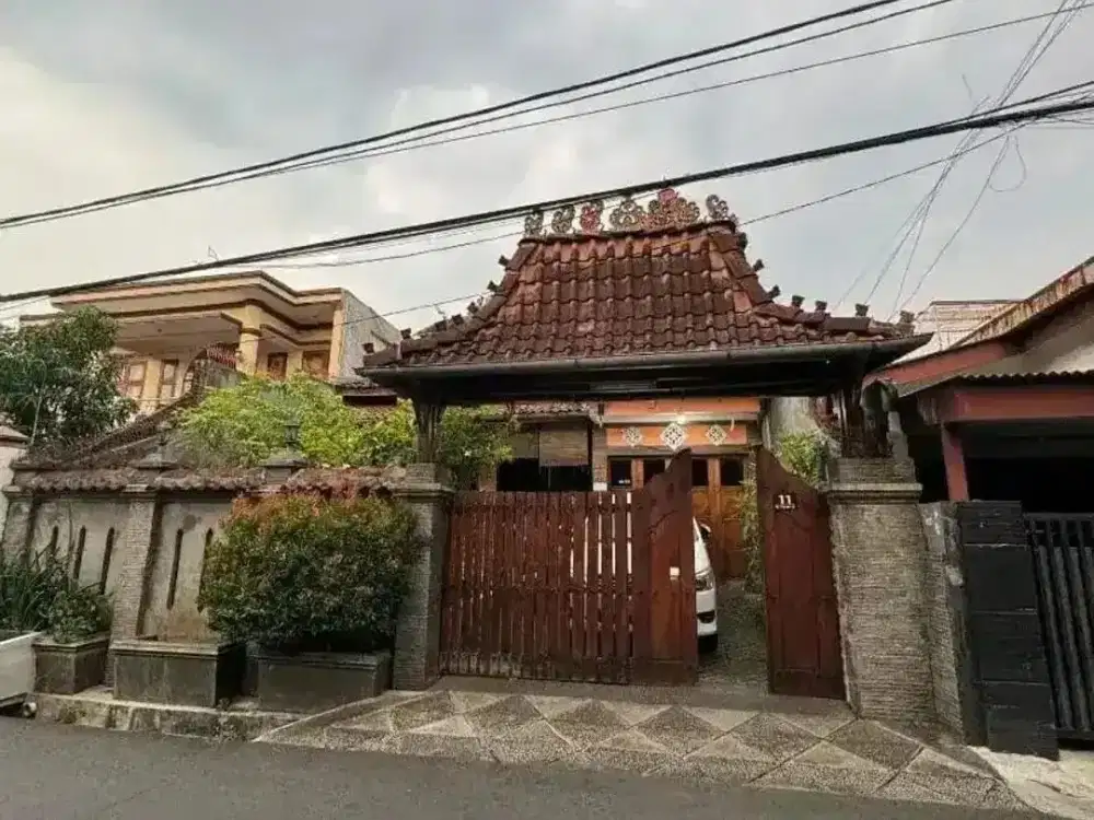 TURUN LAGI! Rumah Joglo Jati Asli Matraman – 300m², SHM, Langka!