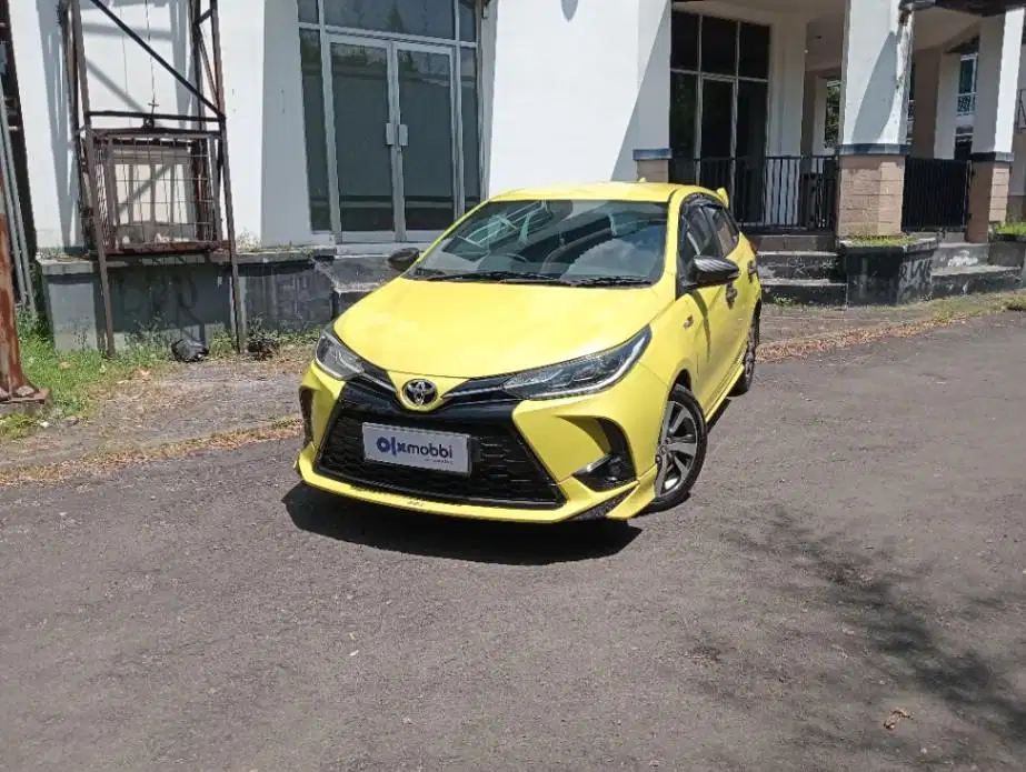 Pajak Panjang - TOYOTA Yaris 1.5 GR Sport Bensin A/T 2022 KUNING