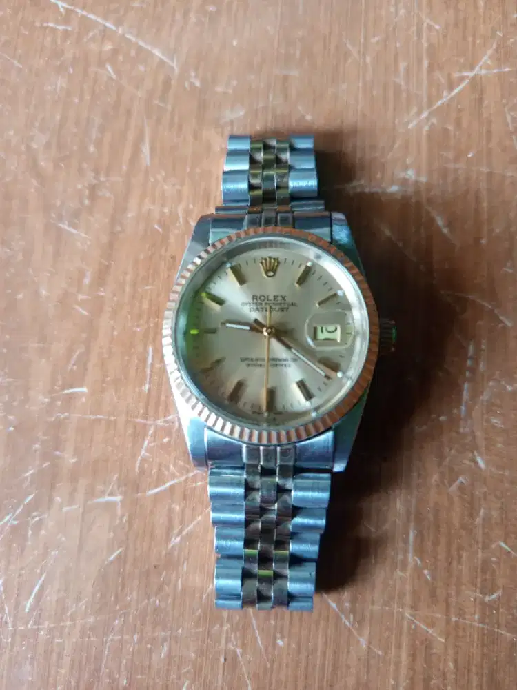 Jam tangan pria Rolex