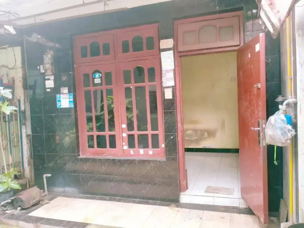 RUMAH MURAH DI PUSAT KOTA SURABAYA DEKAT KEBUN BINATANG, PASAR KEMBANG