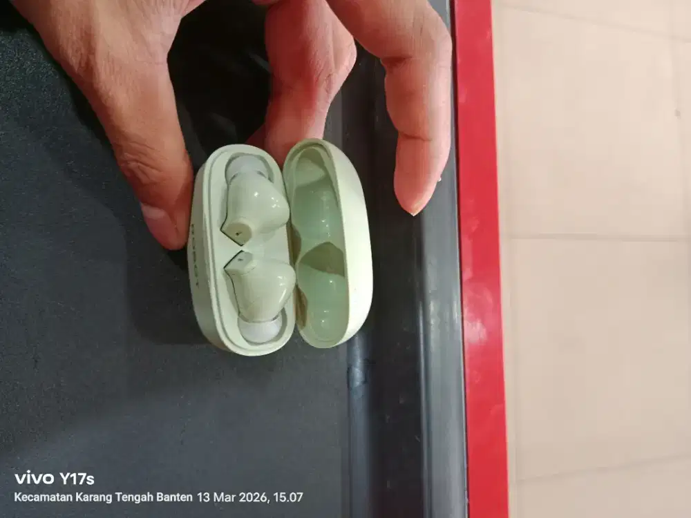 Tws robot handset bt