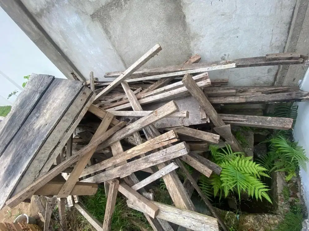 Kayu bekas bangunan
