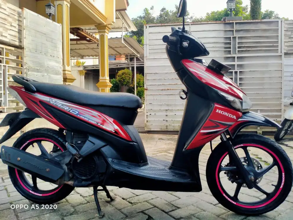 Honda Vario lengkap motor sehat walafiat keterangan detail dibawah
