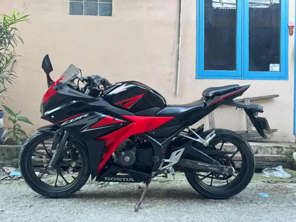 Honda CBR 150 thun 2019 mesin halus jozz siap gas gan.