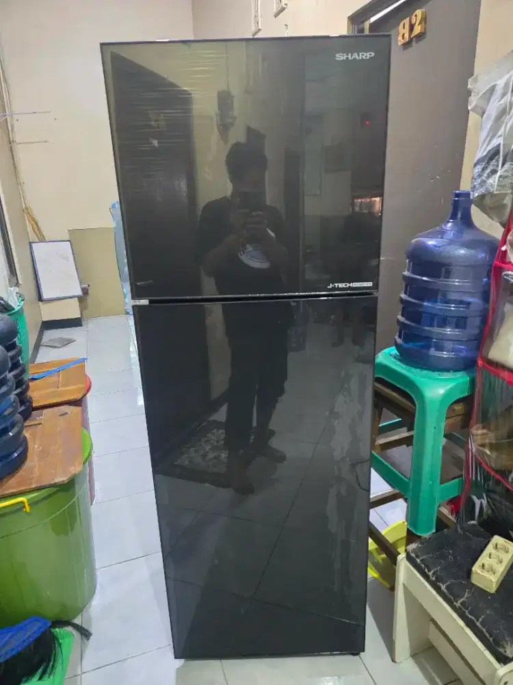 kulkas 2 pintu sharp inverter