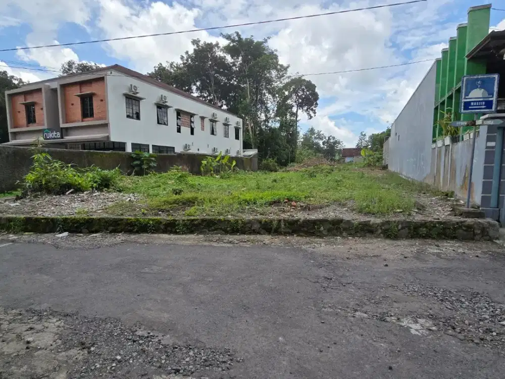 Tanah Jogja Dekat Kampus UII, Siap Bangun dan Legalitas SHM Pekarangan