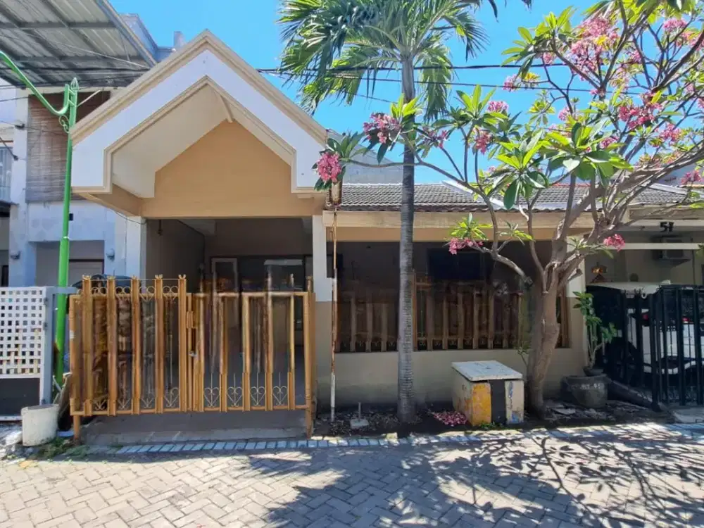 Rumah Hitung Tanah Mulyosari – Dekat Kampus & Mall