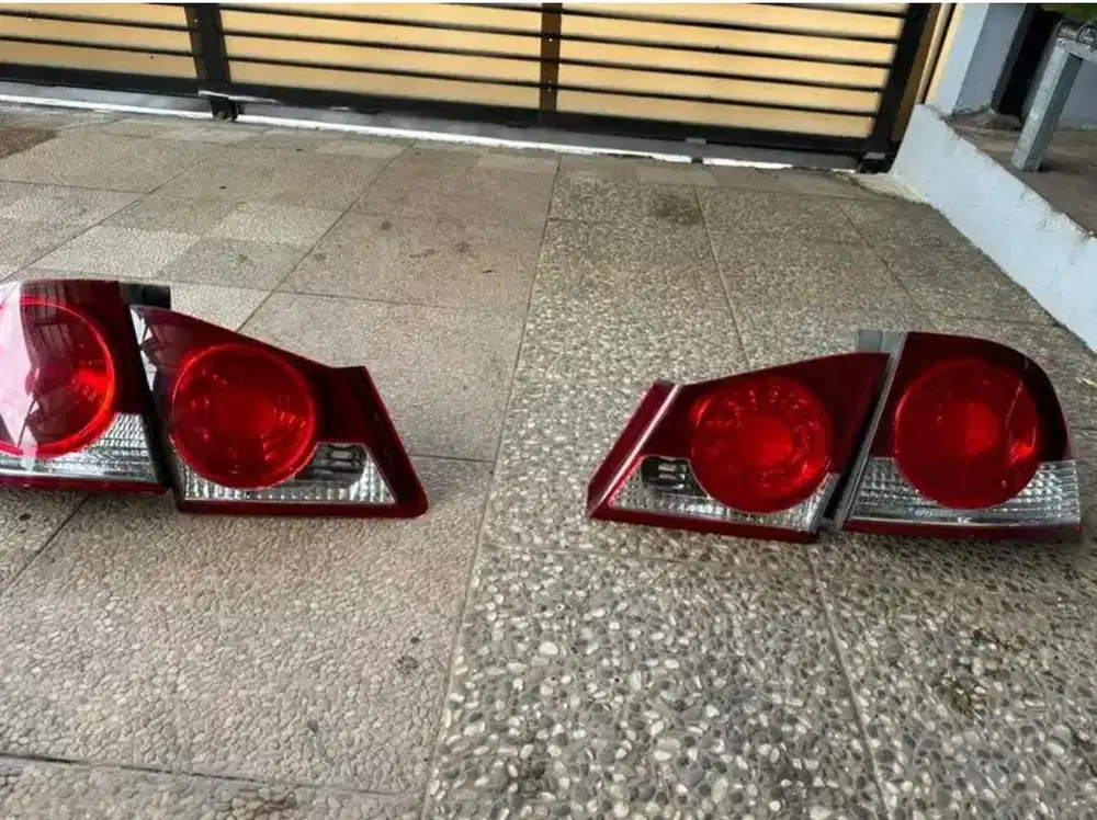 Lampu belakang / stop lamp civic fd 207