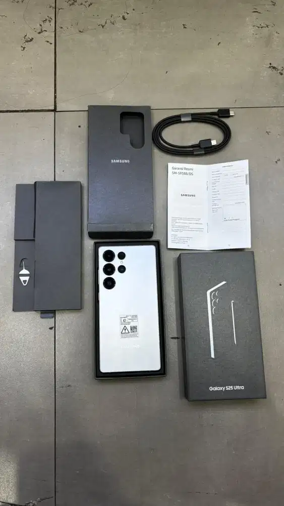 Samsung S25 ultra 12/256GB like new