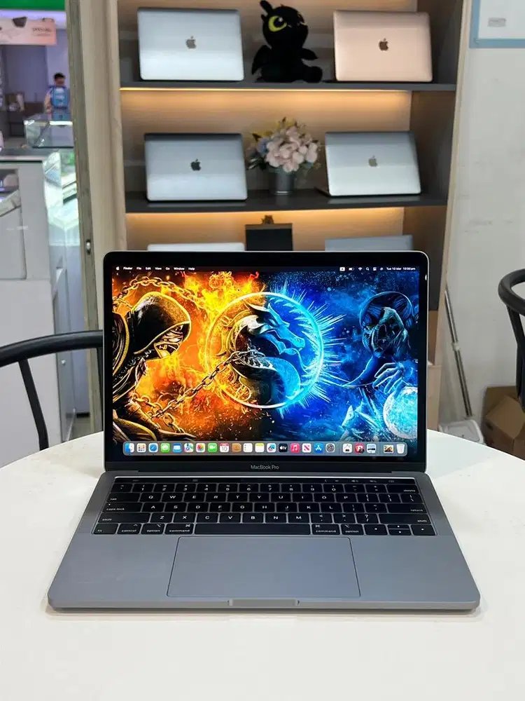 MacBook Pro 2019 i7 16/512GB