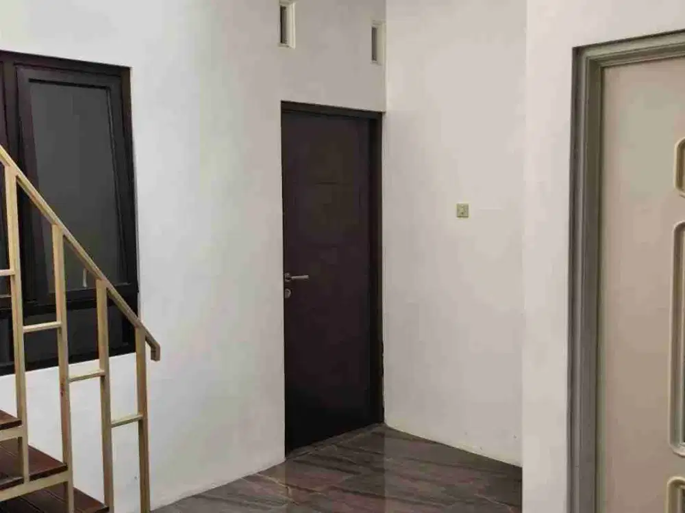 Ruko Siap Pakai Atap Dak Rootop Strategis Pinggir Jalan Raya