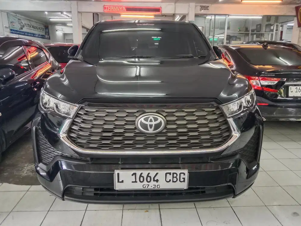 Toyota Innova Zenix V 2022 AT Terlaris