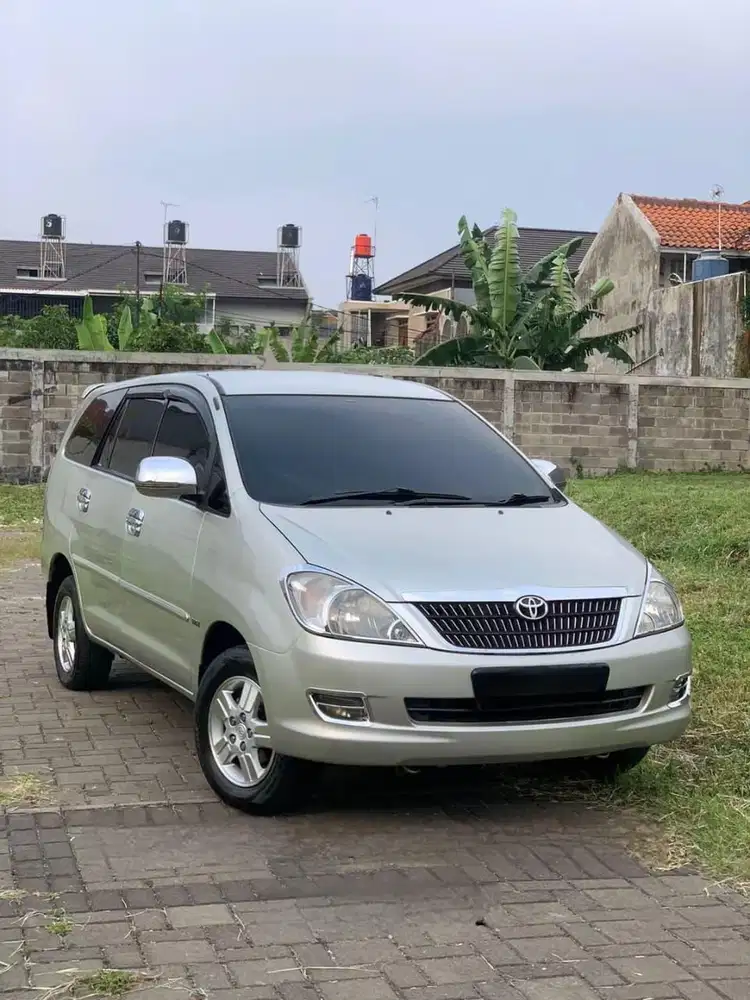 Kijang Innova G bensin Matic 2005