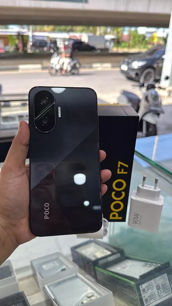 POCO F7 5G RAM 12+12/512 FULLSET MULUS BAWAAN LAHIR BISA TUKAR TAMBAH