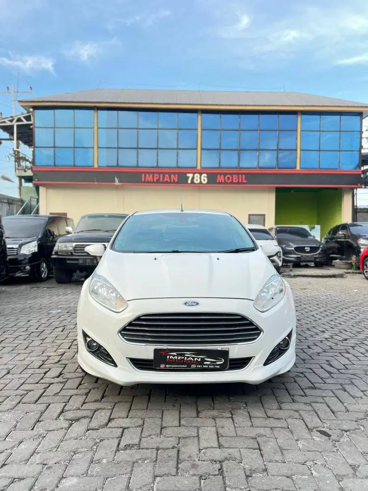 Ford Fiesta 1.0 Turbo Ecoboost A/T Putih 2014 swift jazz rs mazda 2 gt
