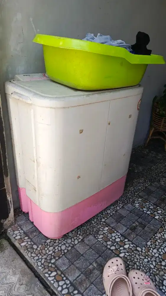 Mesin cuci 2 tabung bekas