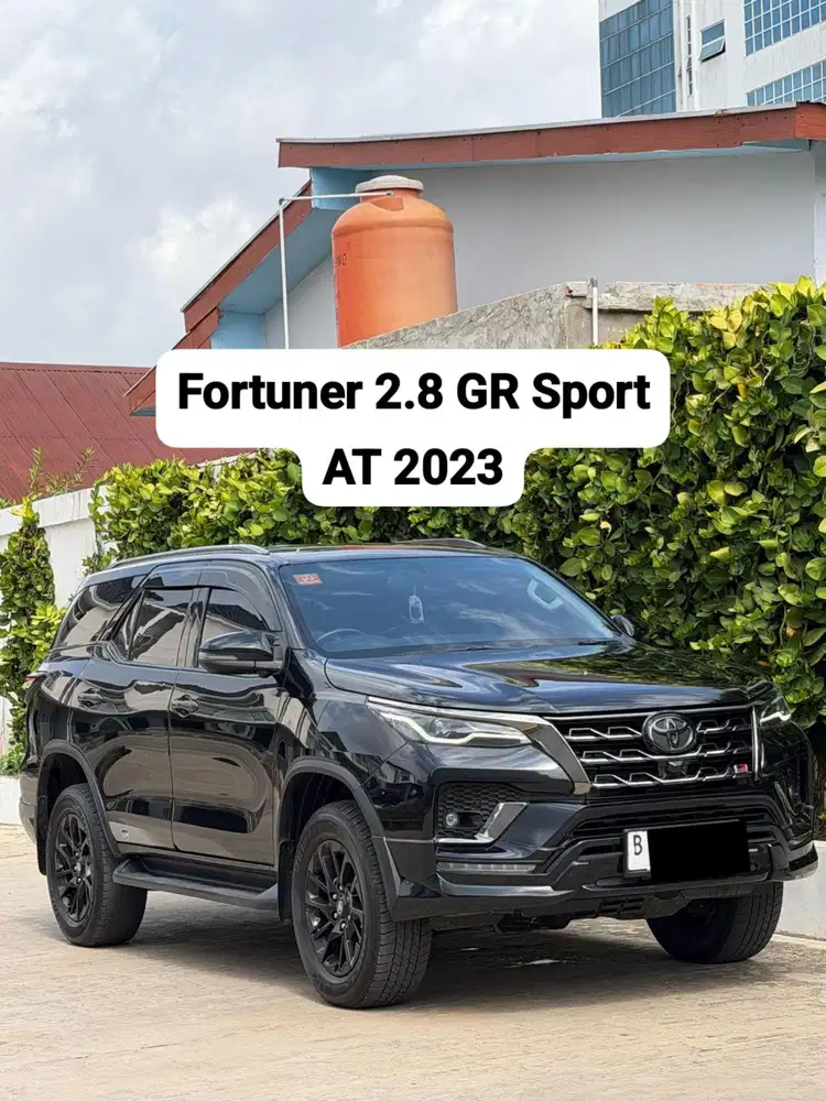 Fortuner 2.8 GR Sport Solar AT 2023 [Km 68 ribuan]