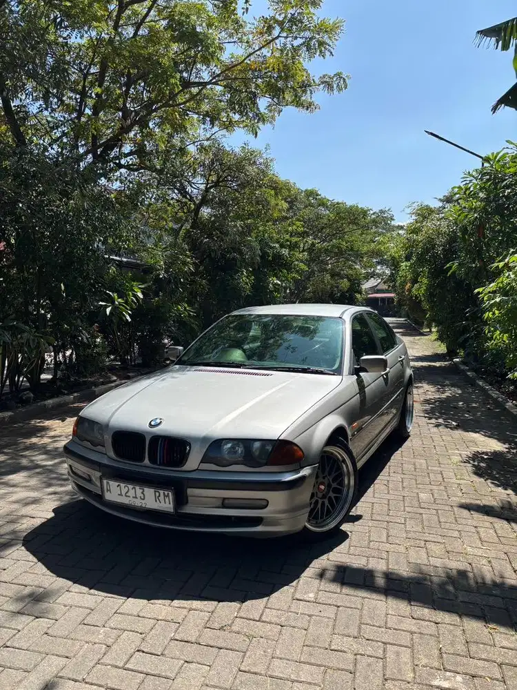 DIJUAL CEPAT BMW E46 325i tahun 2001 M54B25