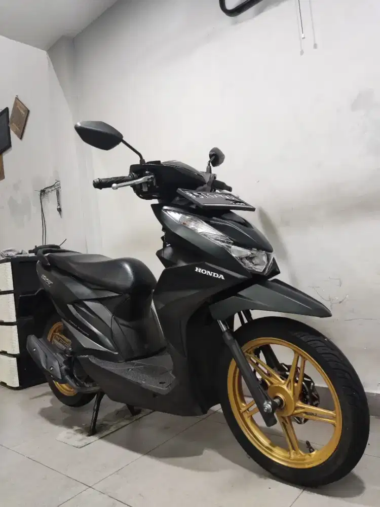 Beat Deluxe LED 2022 / 2023 Mulus Orisinil Bagus Plat Jakarta ABBA