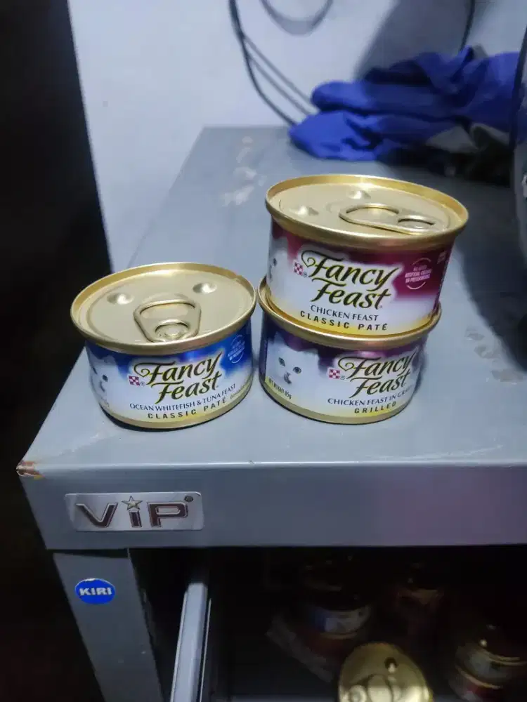Makanan kucing wetfood fancy Feast