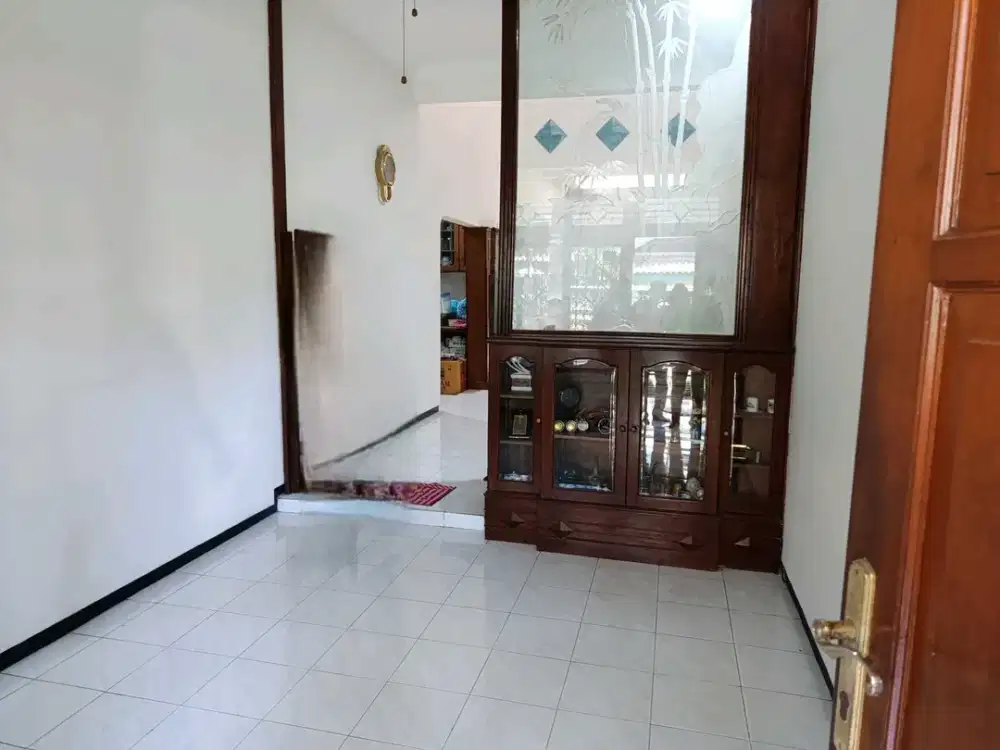 rumah 2 lantai siap huni
