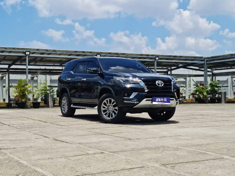 Toyota Fortuner VRZ Diesel Matic 2.8 AT 2022 Hitam KM 40RB