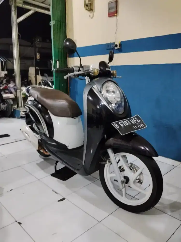 jual honda scoopy karbu 2011 full orisinil