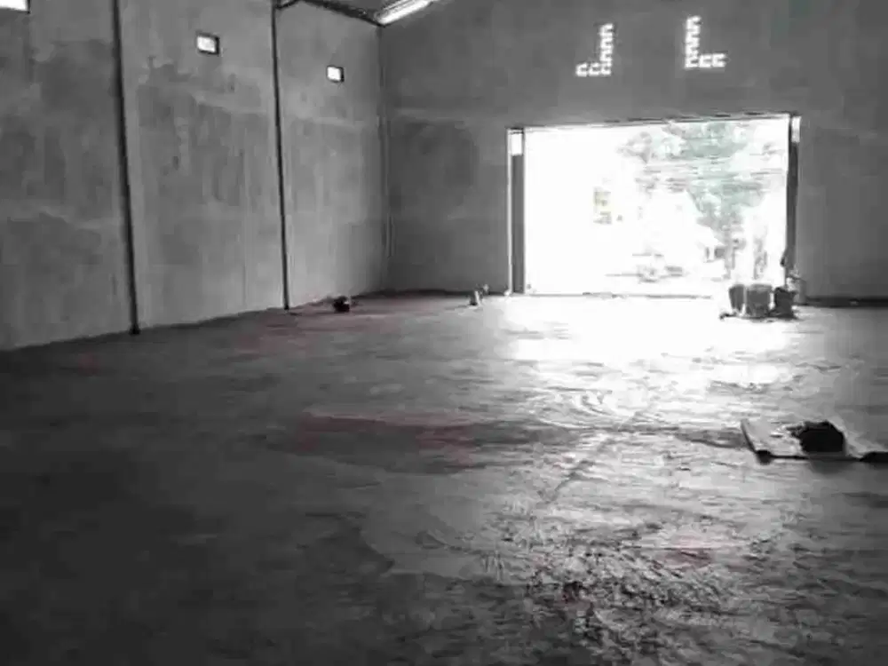 Gudang bangunan baru siap pakai