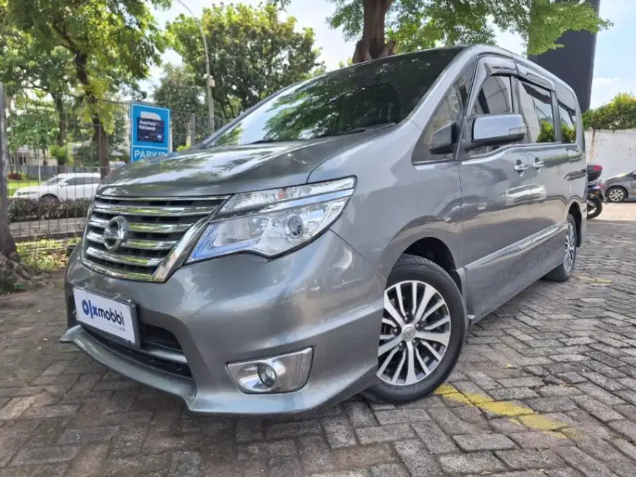 DP MURAH Nissan Serena 2.0 Highway Star Bensin-AT 2017 Silver CZMNB