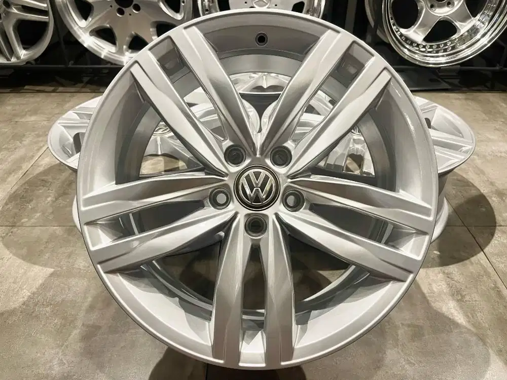 Velg OEM VW Golf MK7 CBU R-18, Lebar 7.5, PCD 5x112