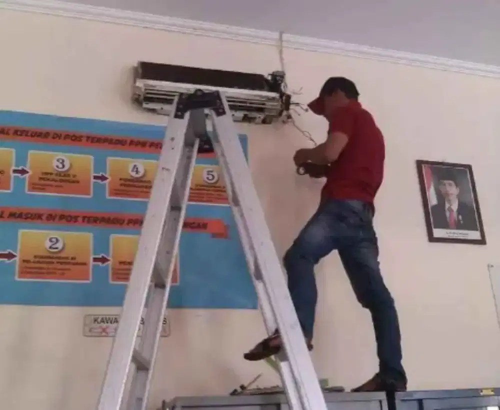 Service ac tidak dingin. Bongkar pasang ac, tambah/isi ulang freon dll