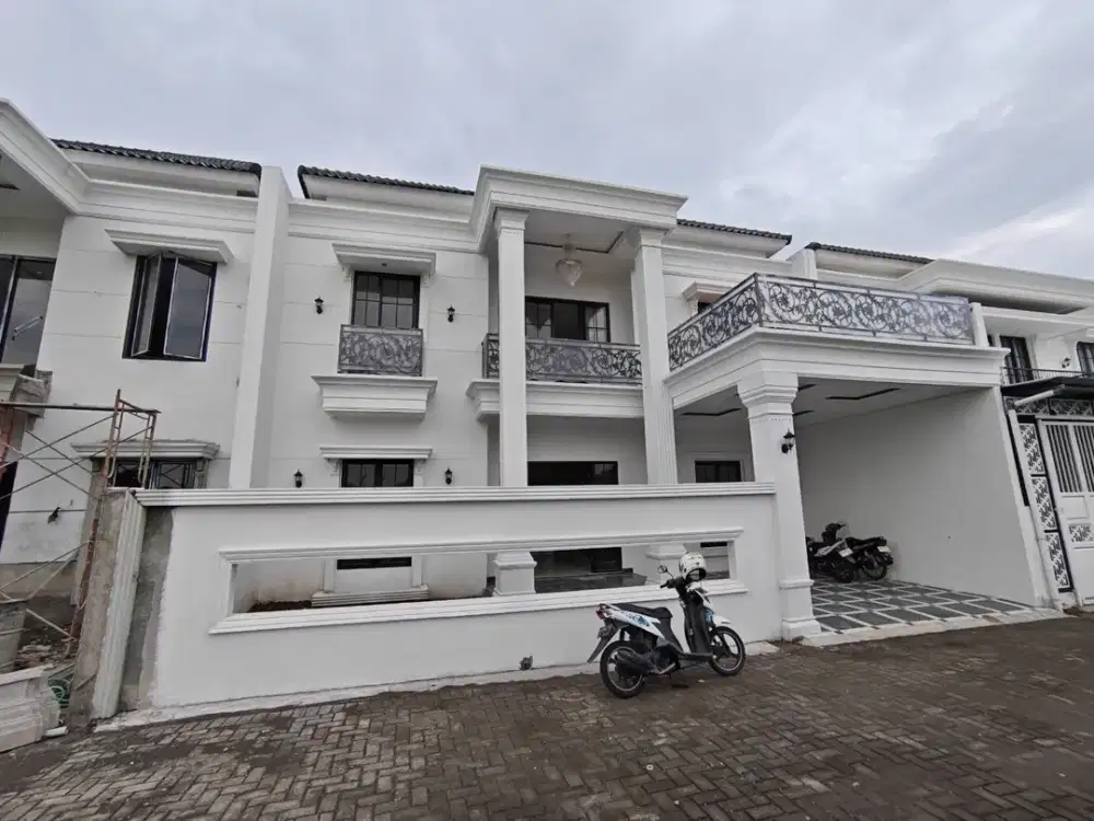 JUAL RUMAH MEWAH 2 LANTAI 4 KAMAR DI GENTAN RAYA DEKAT KOTA SOLO DAN SOLOBARU