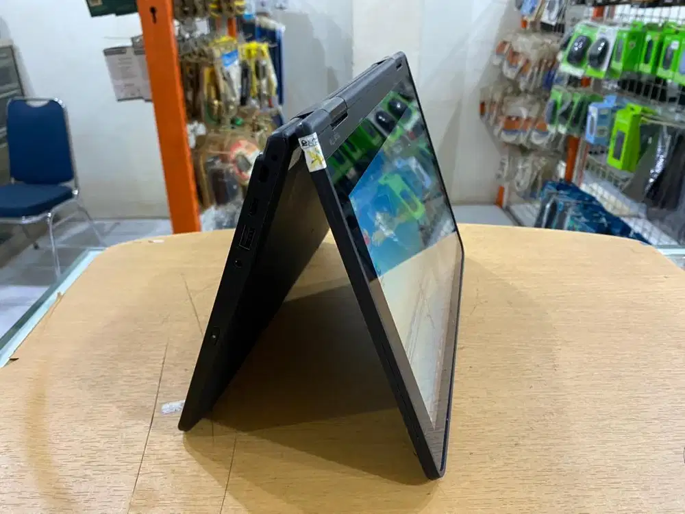 Lenovo ThinkPad Yoga 11E Core i5Gen7 Ram 8GB SSD 256GB Touchscre Murah