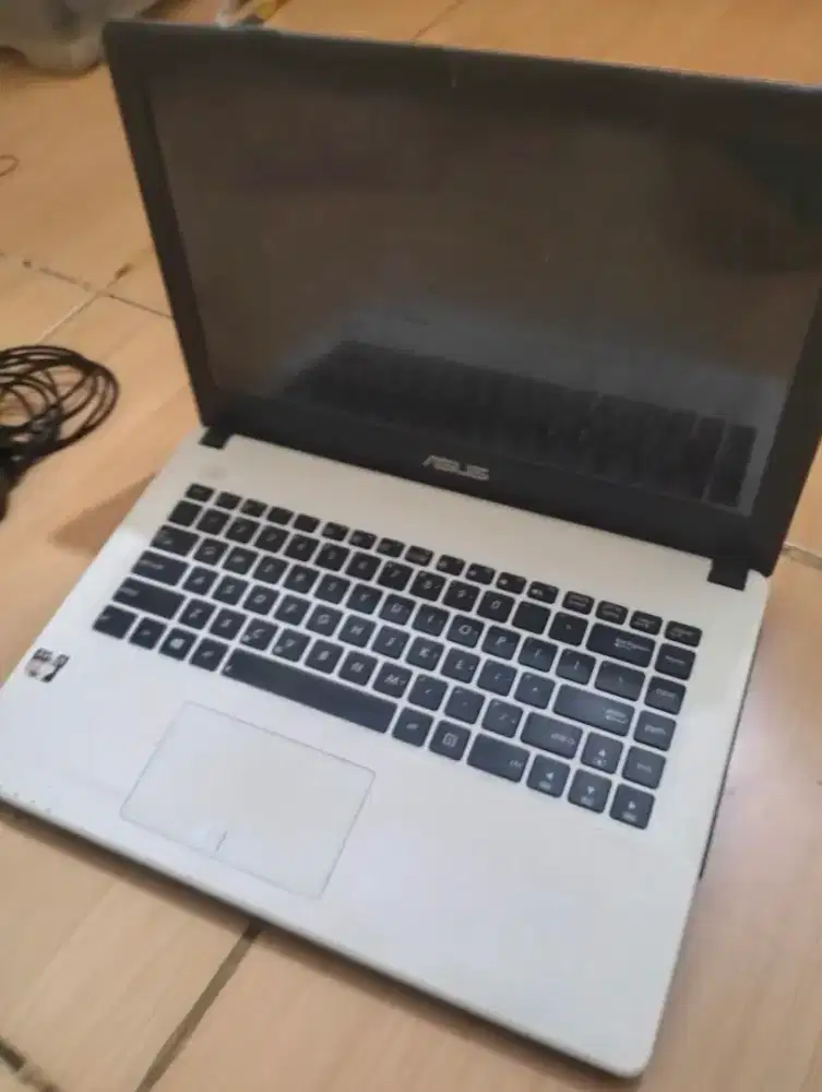 Laptop murah Asus X452E ram 4GB