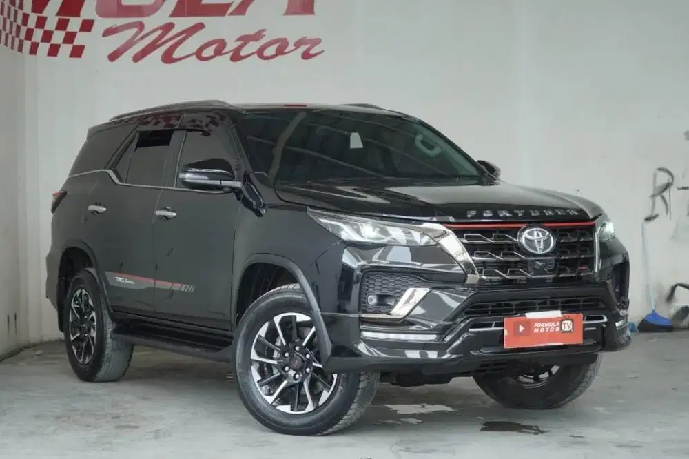 TOYOTA VRZ TRD 2.4 A/T 2021 HITAM