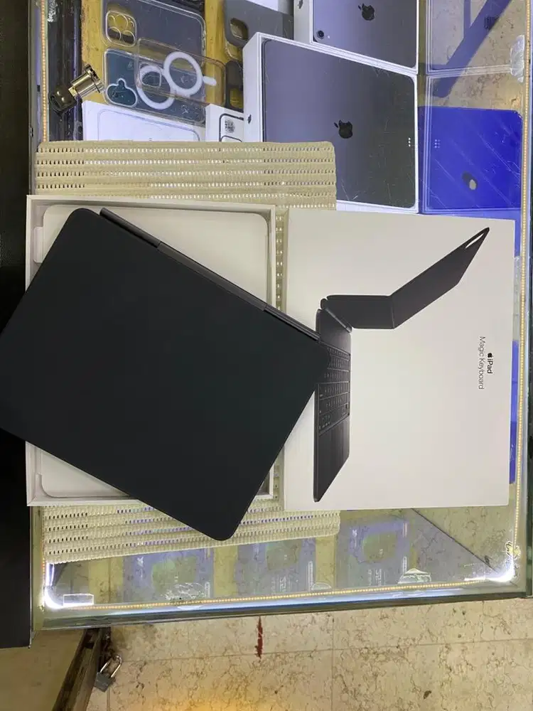 Ipad Magic Keyboard 13inch Support Untuk Ipad Pro M4/M5 & Air M3 13inc