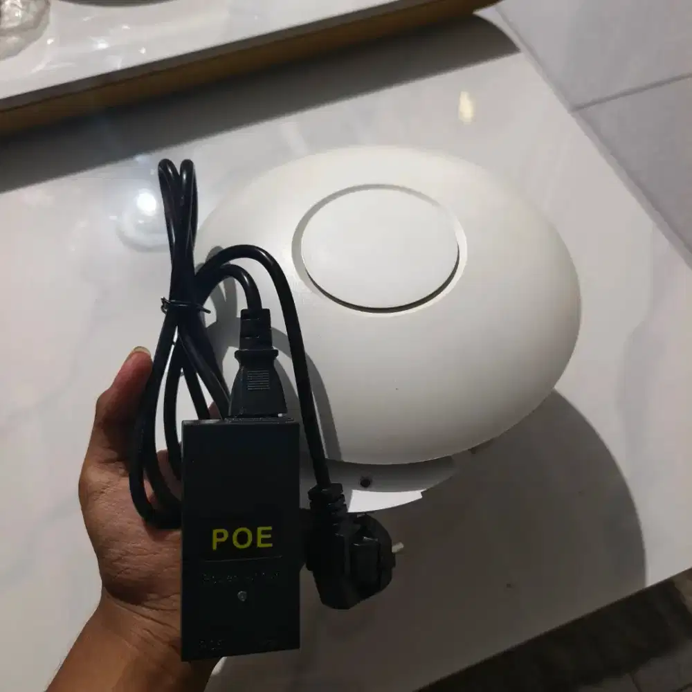 Access Point Ubiquiti UniFi AC Pro Bukan Router atau Modem