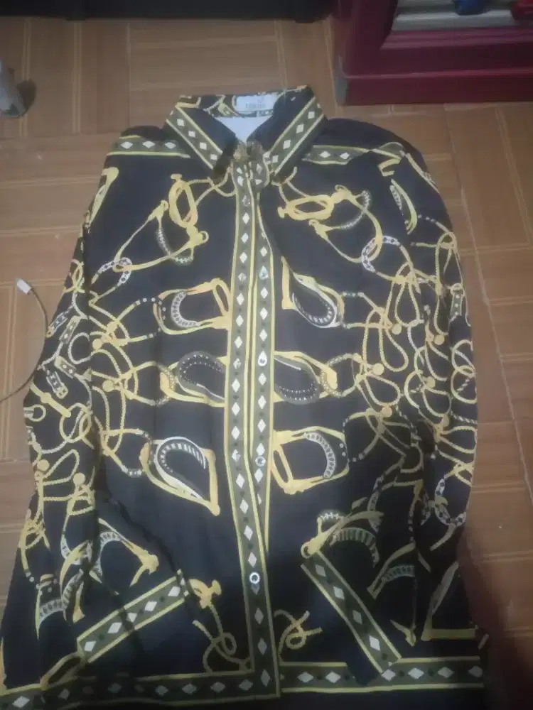 Pakaian wanita preloved