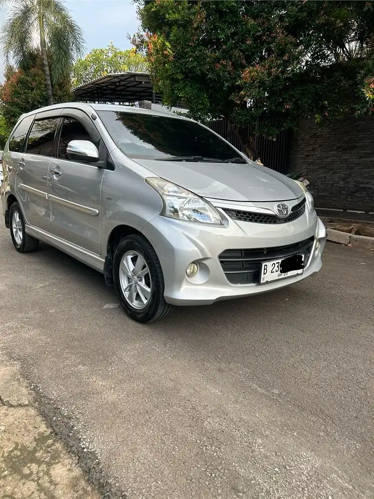 Dijual Toyota AVANZA VELOZ 1.5 A/T 2013 Silver