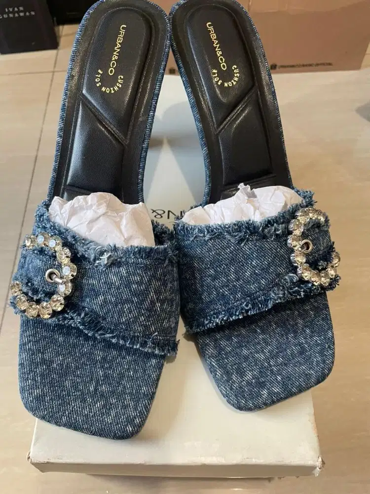 Urban & Co Woman Heels Celine