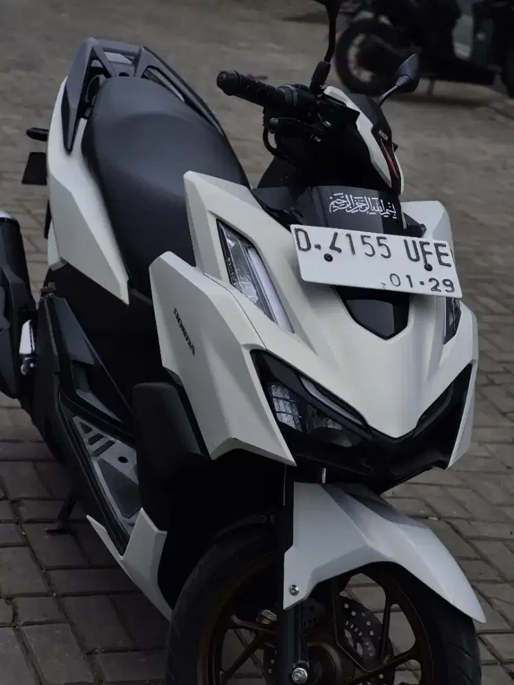 HONDA NEW VARIO 160 ABS 2023 KM LOW 8RB DP CUKUP 1.5JT