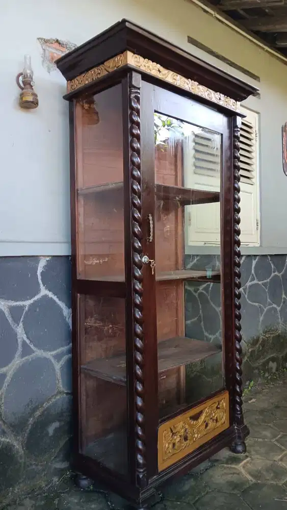 Lemari Almari Display Van der Pool Ulir Ukir Lawas Kuno Jadul Antik