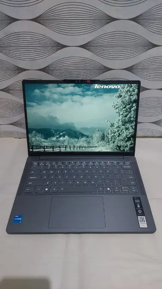 Lenovo ideapad Slim 3i i5-13420H 
RAM 16GB 
SSD 512GB