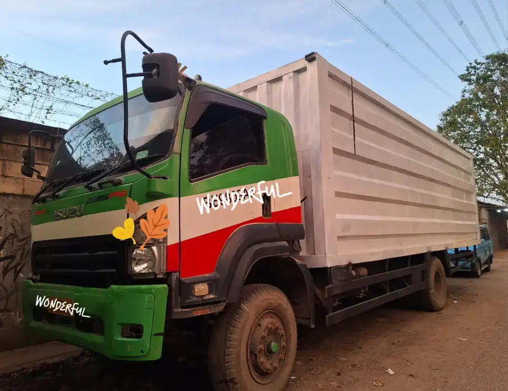 Isuzu GIGa FVR 245PS Box Besi Long 8mtr Ors Turbo Hino Lohan Fuso