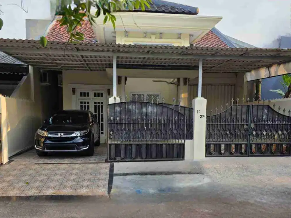 DI JUAL RUMAH BAGUS SIAP PAKAI DI MEDOKAN ASRI BARAT