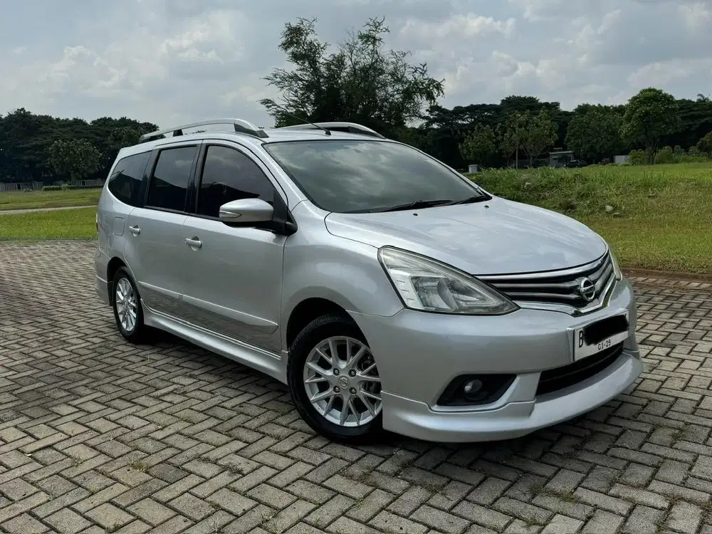 Low km Nissan Livina HWS 2014/2013 Cash nego