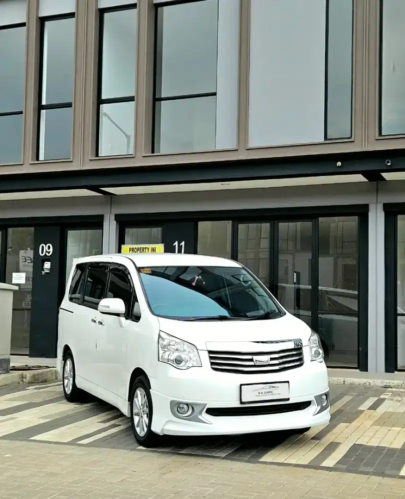 TOYOTA NAV1 V LIMITED AT 2015
