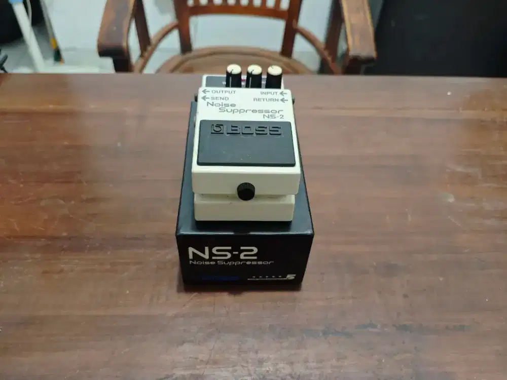Efek Bass Noise Supressor Boss NS-2
