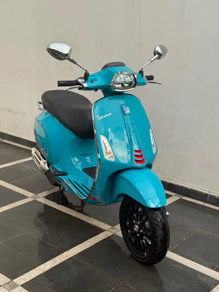 Vespa Sprint S 2022 (km 2rb perak)