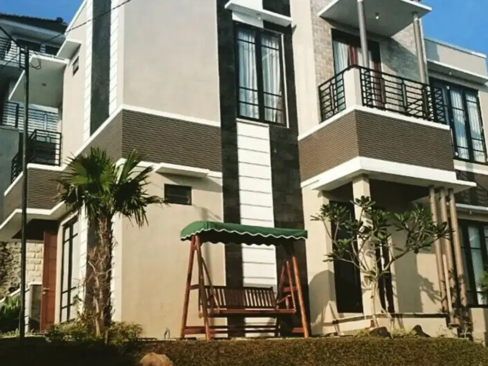 TOP INVEST Villa Kolam Renang Full Furnish dekat Musium Angkut Batu